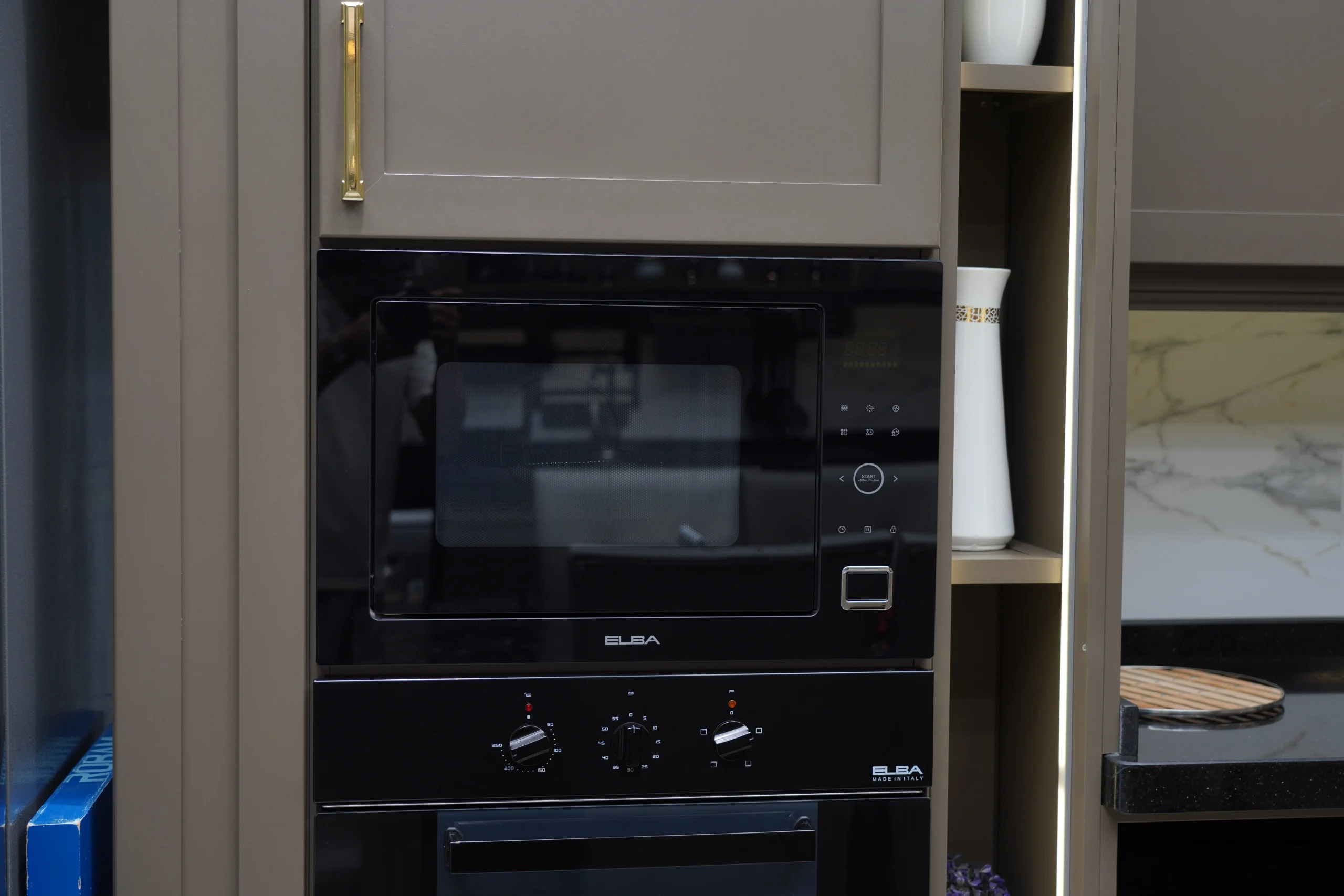 Integrated Elba Microwave & Oven